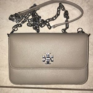Crossbody handbag